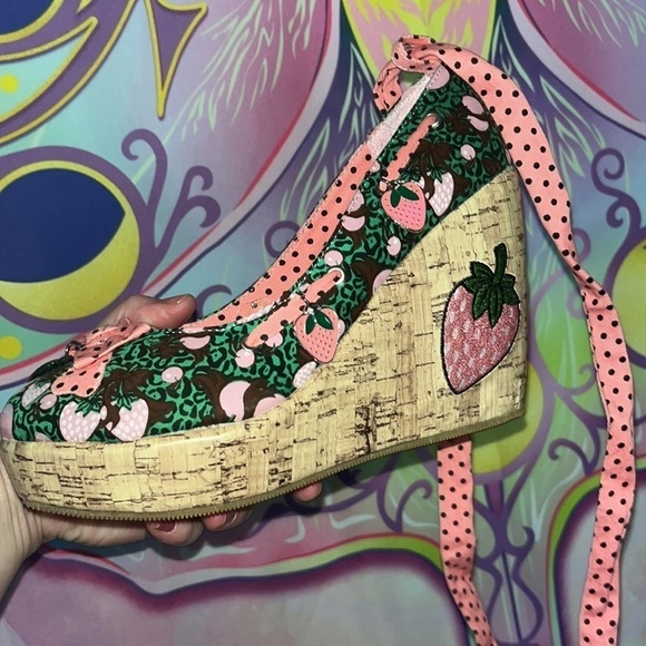 🆕🍓Too Fast Cirque Couture🍓Strawberry Wedges🍓 - Picture 14 of 15
